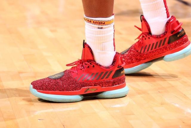 中国男篮传奇球星王治郅入选国际篮联名人堂